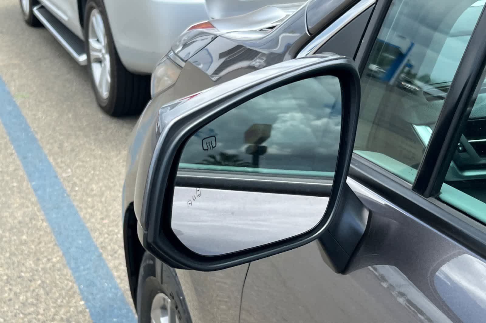 Certified 2024 Toyota Sienna LE FWD image 8