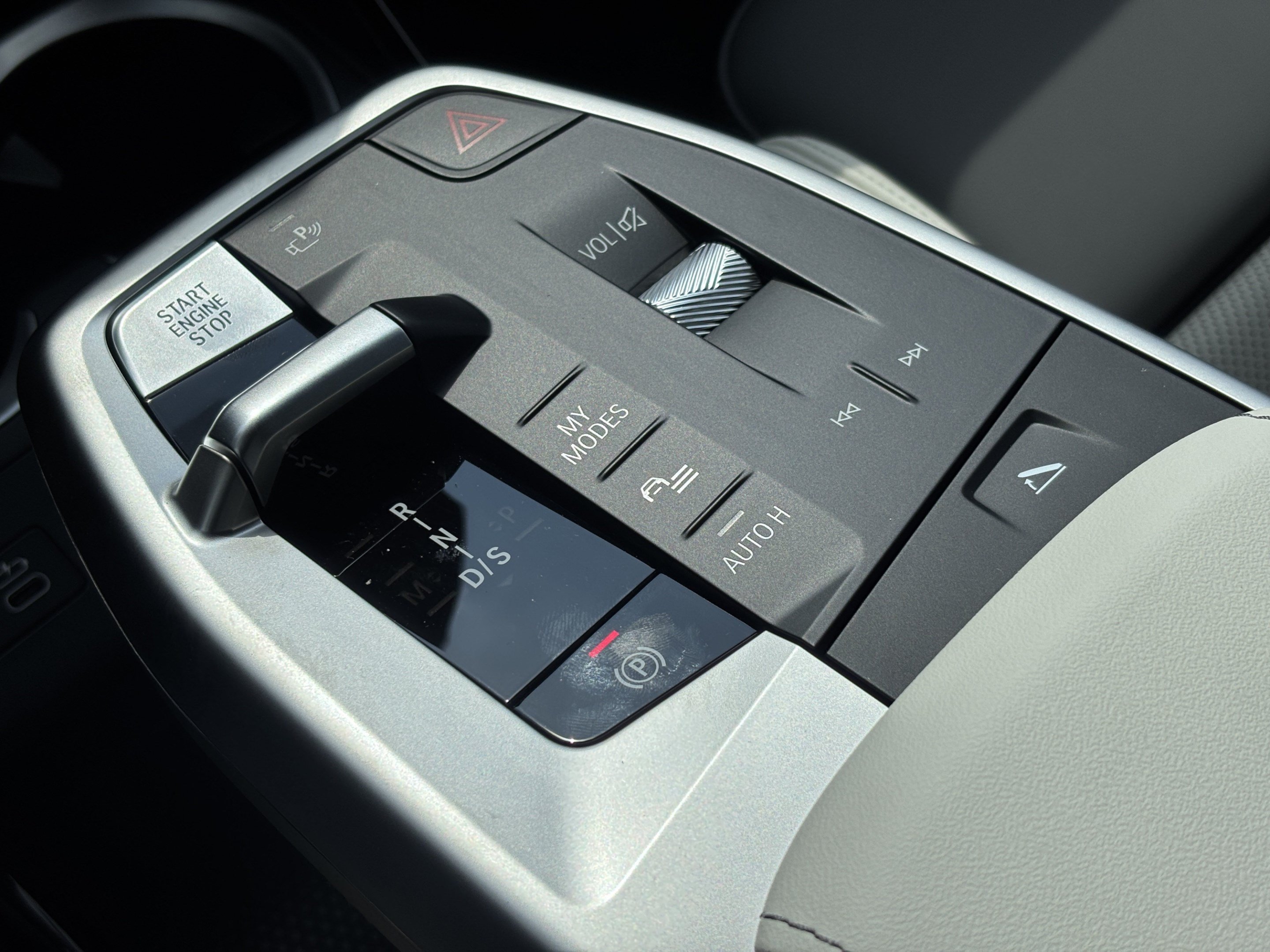 New 2027 BMW X2 xDrive28i AWD/4WD image 11