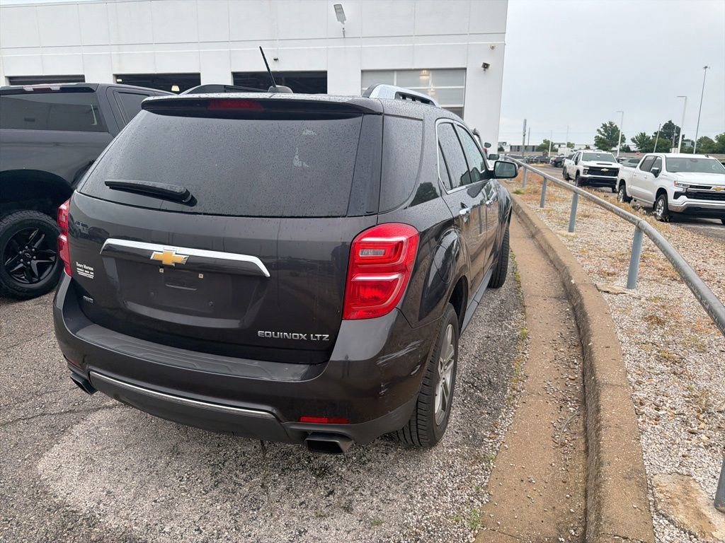 Used 2016 Chevrolet Equinox LTZ w/ Enhanced Convenience Package AWD/4WD image 4