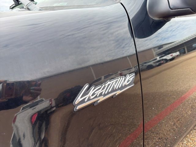 Used 2004 Ford F150 Lightning RWD image 10