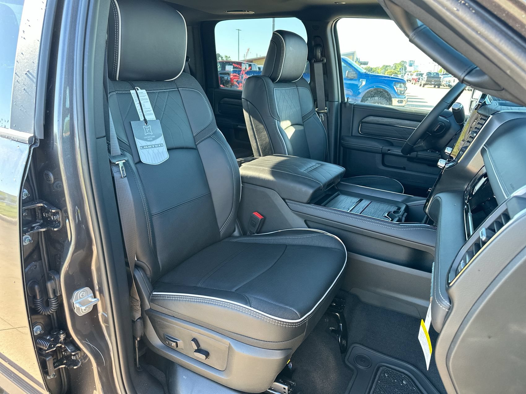 New 2026 RAM 2500 Limited AWD/4WD image 27