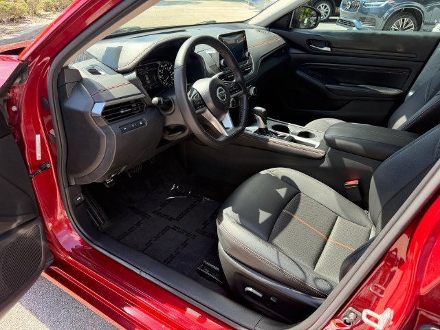 Used 2021 Nissan Altima 2.5 SR FWD image 12