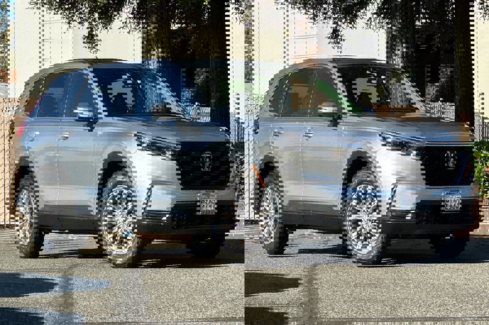 Used 2023 Honda CR-V EX-L image 2