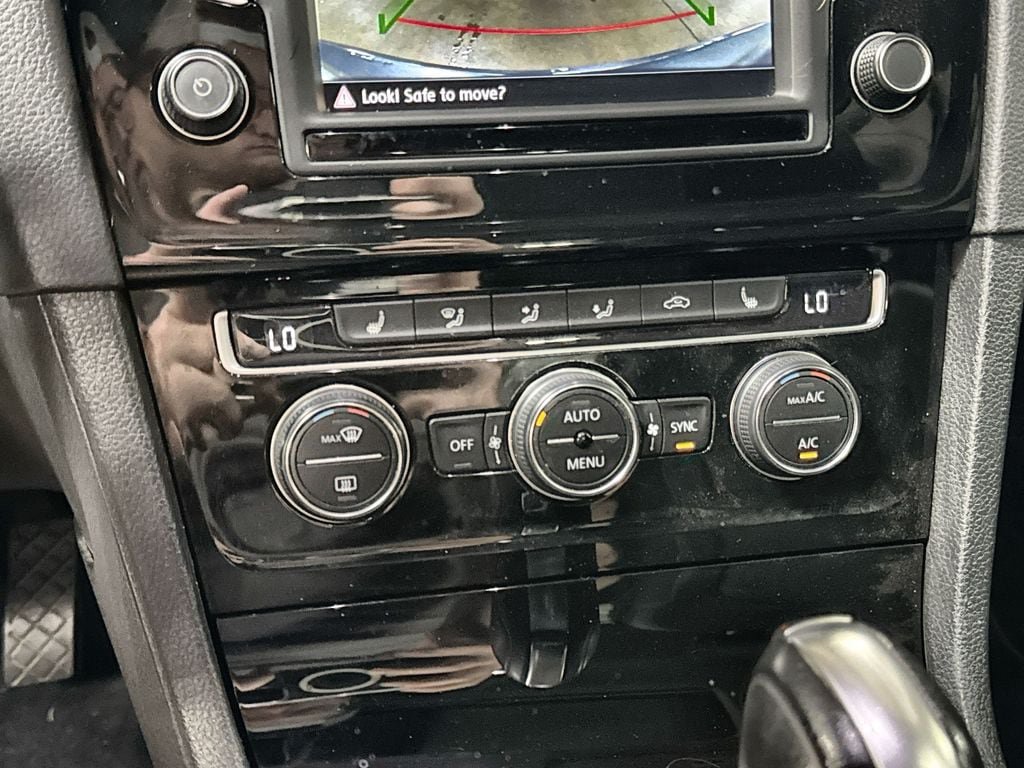 Used 2017 Volkswagen Golf SEL FWD image 21