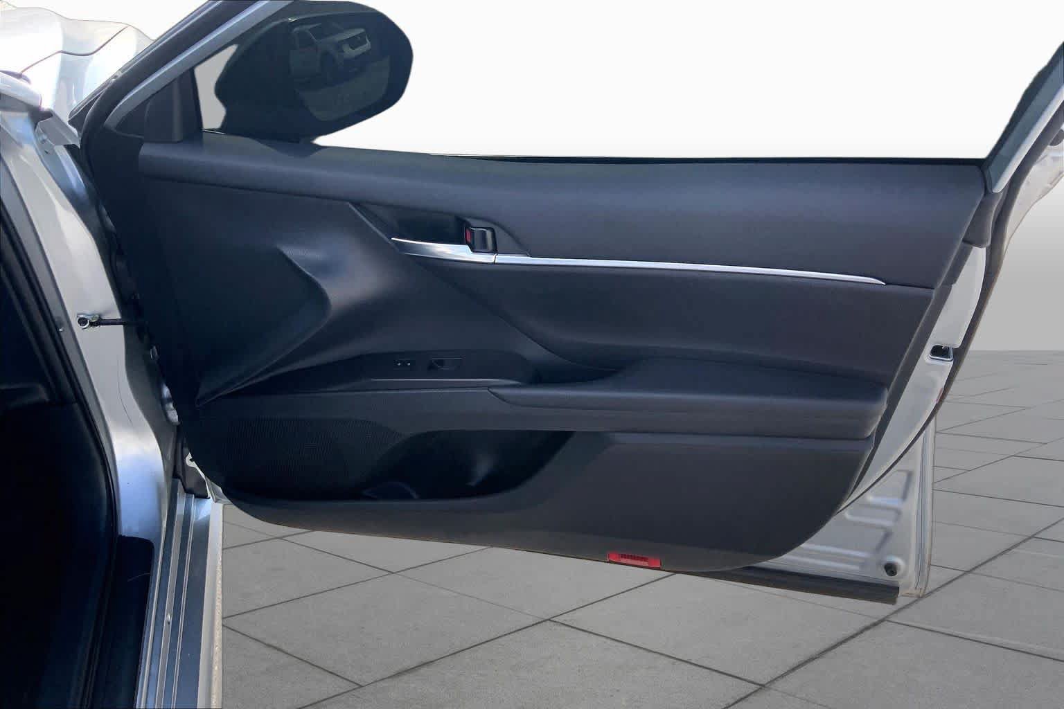 Used 2024 Toyota Camry SE FWD image 21