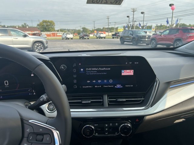 New 2025 Chevrolet Trax LT w/ Sunroof Package image 41