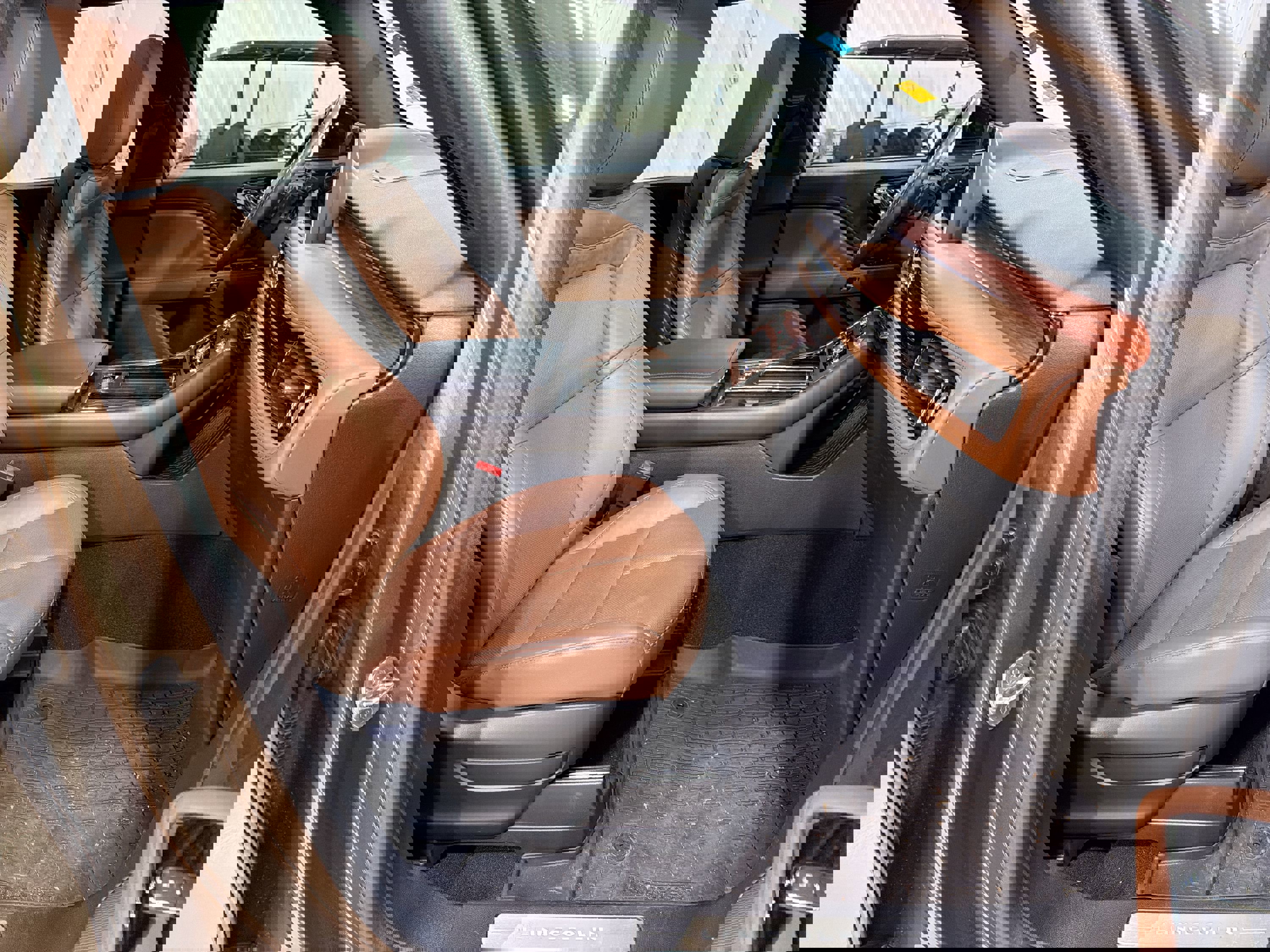 Used 2022 Lincoln Aviator Reserve w/ Equipment Group 201A image 30