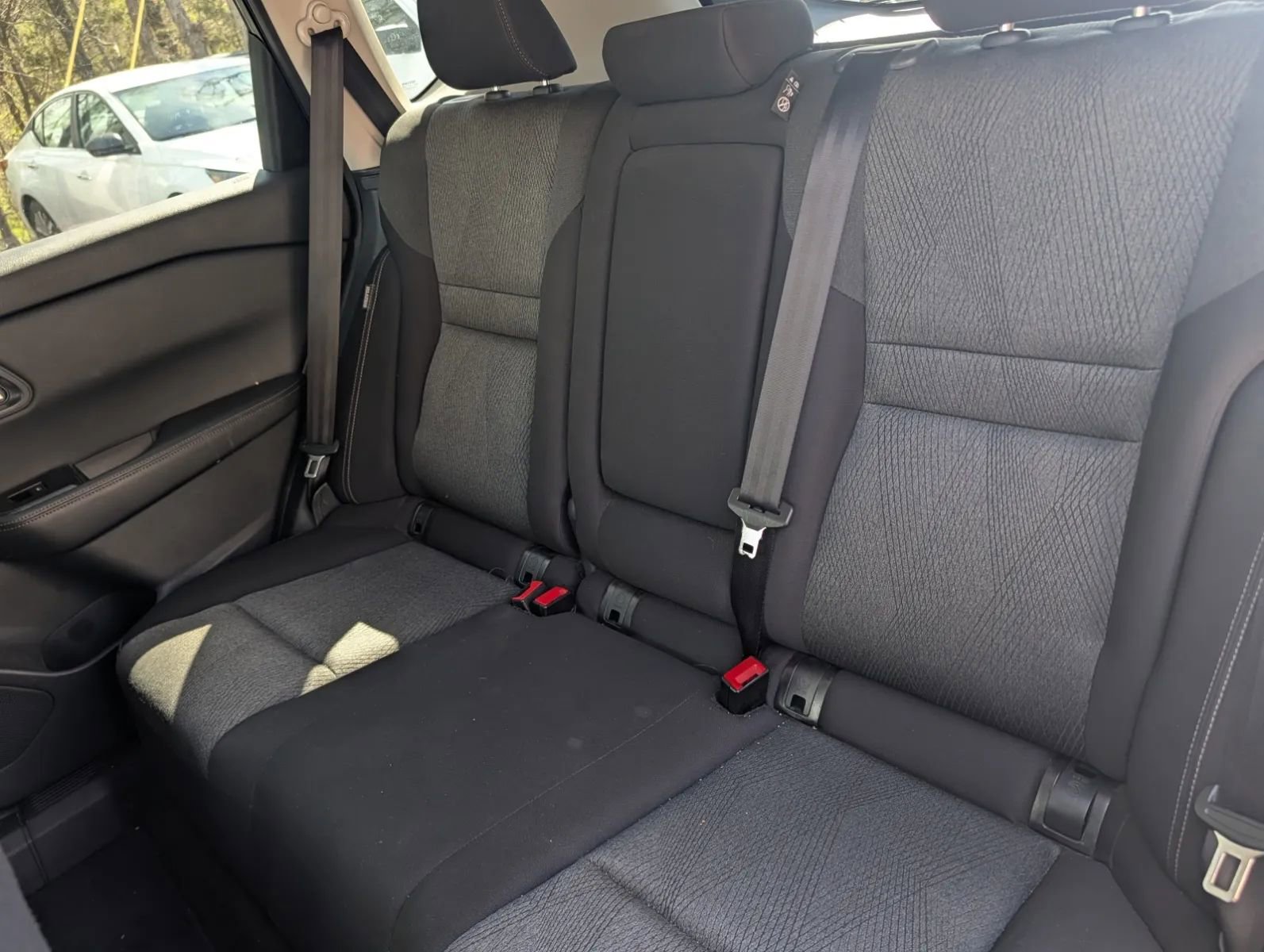 Used 2025 Nissan Rogue SV image 9