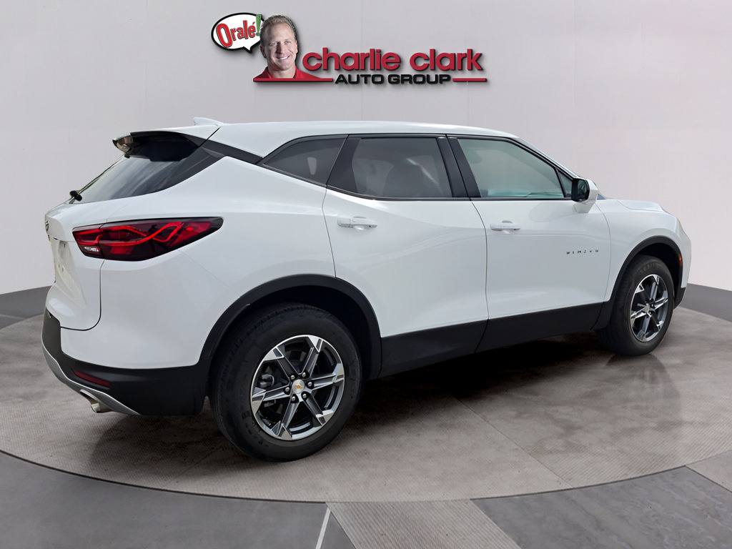 Used 2025 Chevrolet Blazer LT AWD/4WD image 5