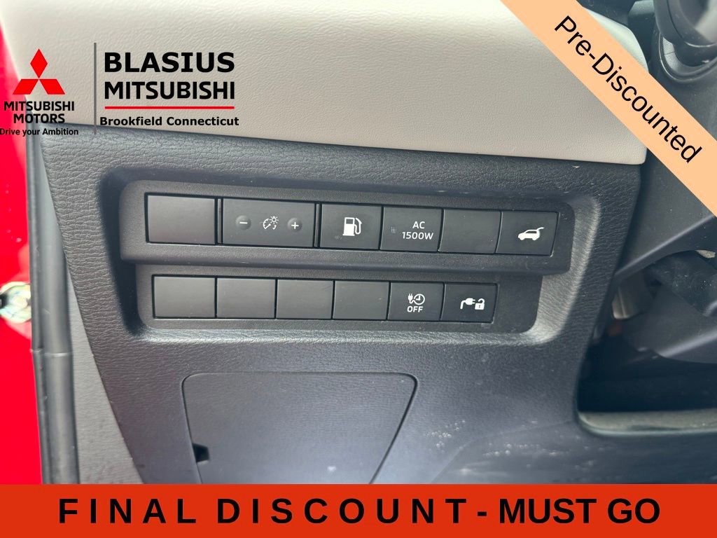 Used 2023 Mitsubishi Outlander SEL AWD/4WD image 25
