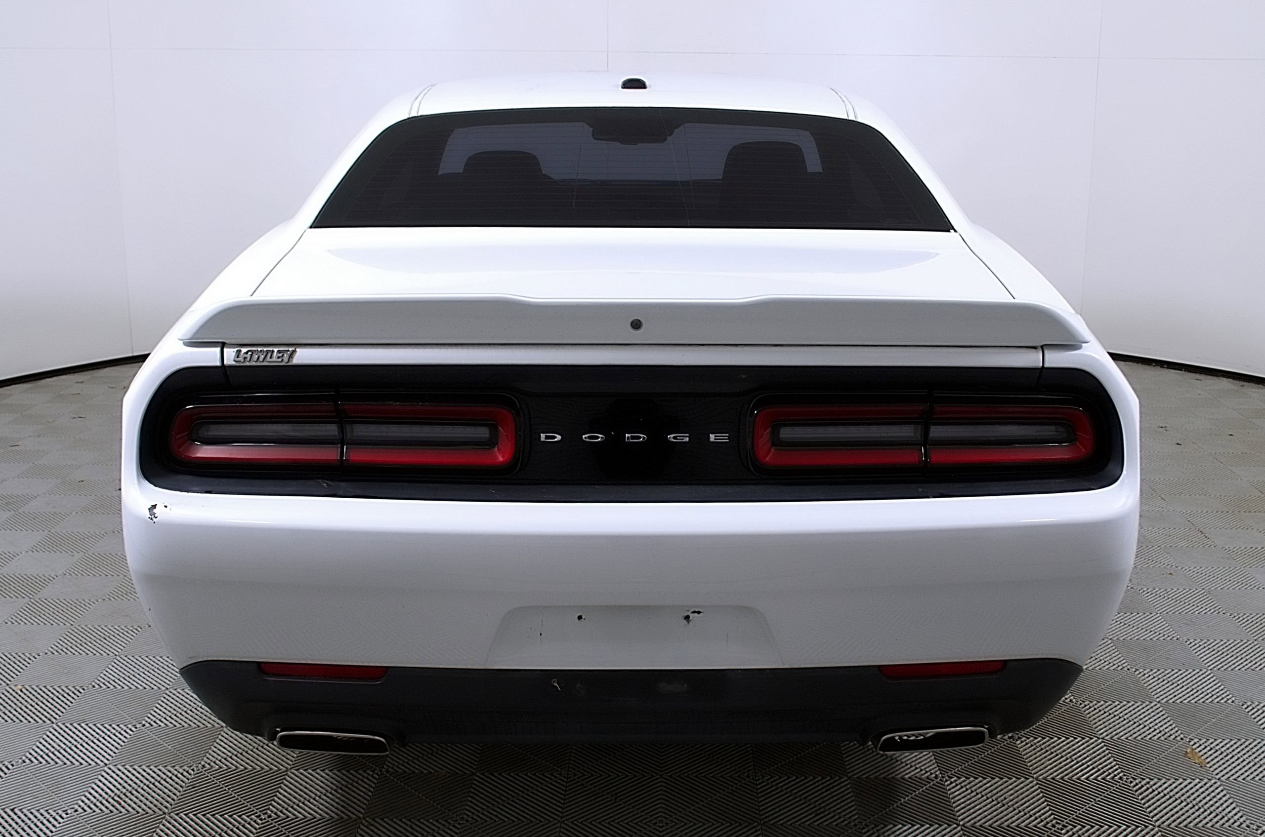 Used 2019 Dodge Challenger SXT image 8