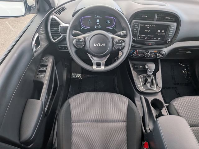 Used 2025 Kia Soul LX image 14