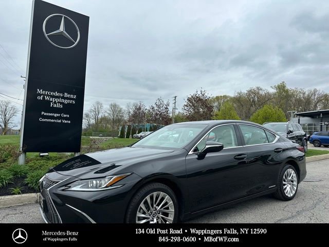 Used 2022 Lexus ES 300h w/ Luxury Package FWD image 1