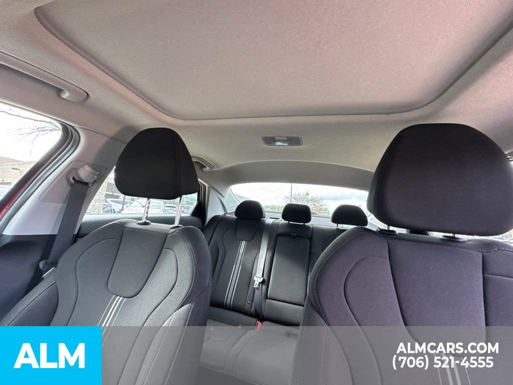 Used 2025 Hyundai Elantra SEL image 35