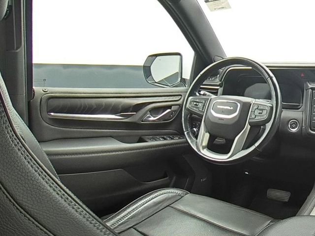 Used 2022 GMC Yukon XL Denali image 12