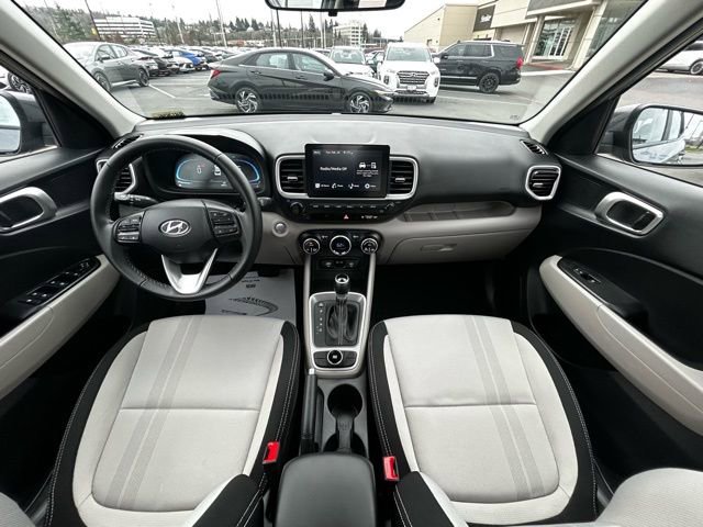 Certified 2025 Hyundai Venue SEL image 11