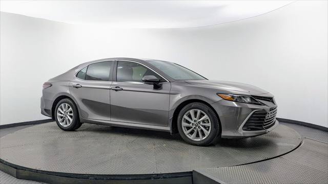 Used 2024 Toyota Camry LE w/ Convenience Package FWD image 9