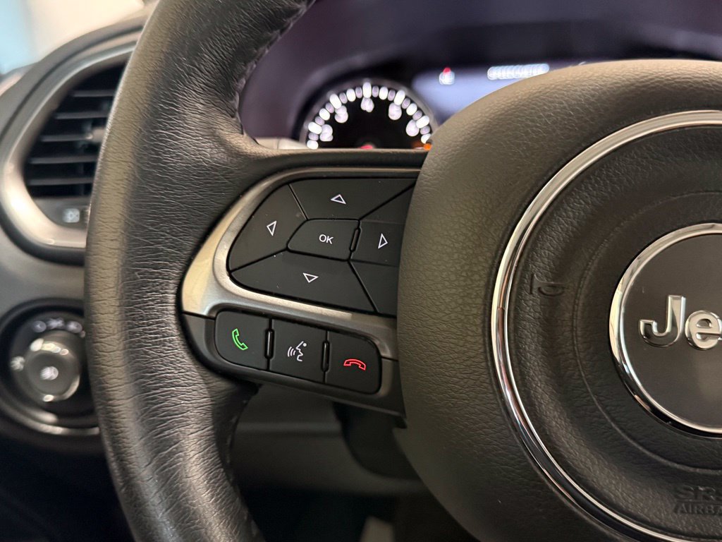 Certified 2022 Jeep Renegade Limited AWD/4WD image 32