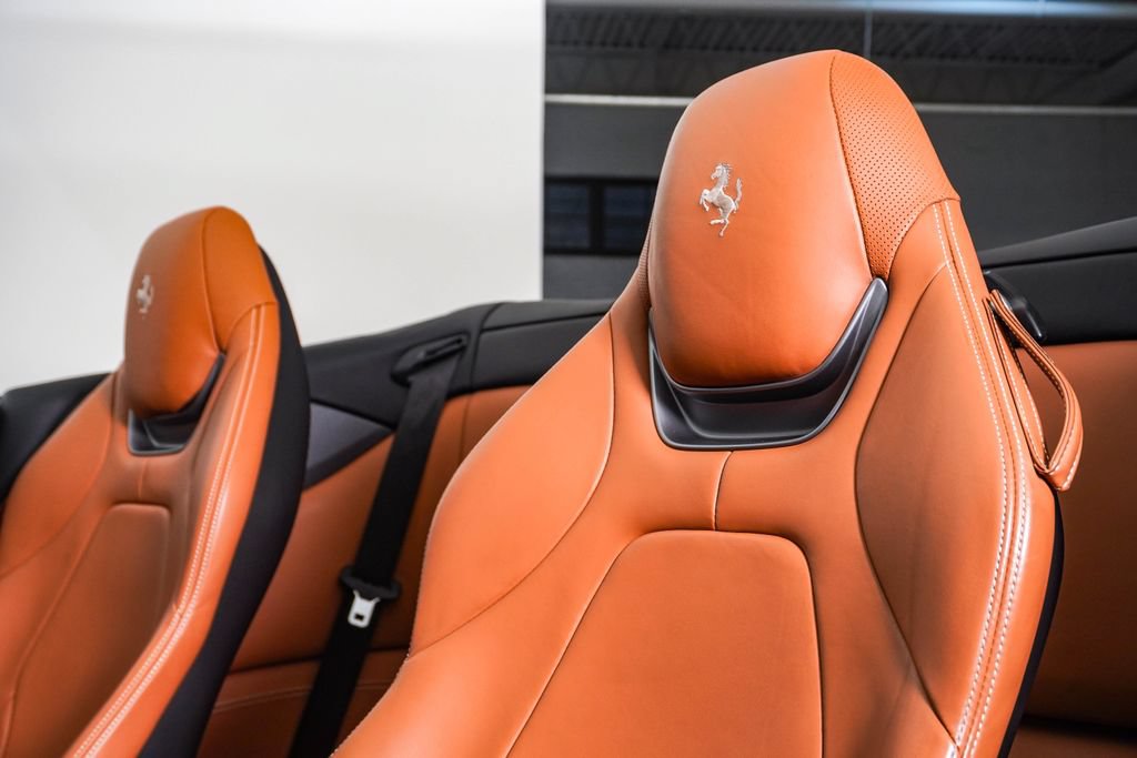 Used 2019 Ferrari Portofino RWD image 22
