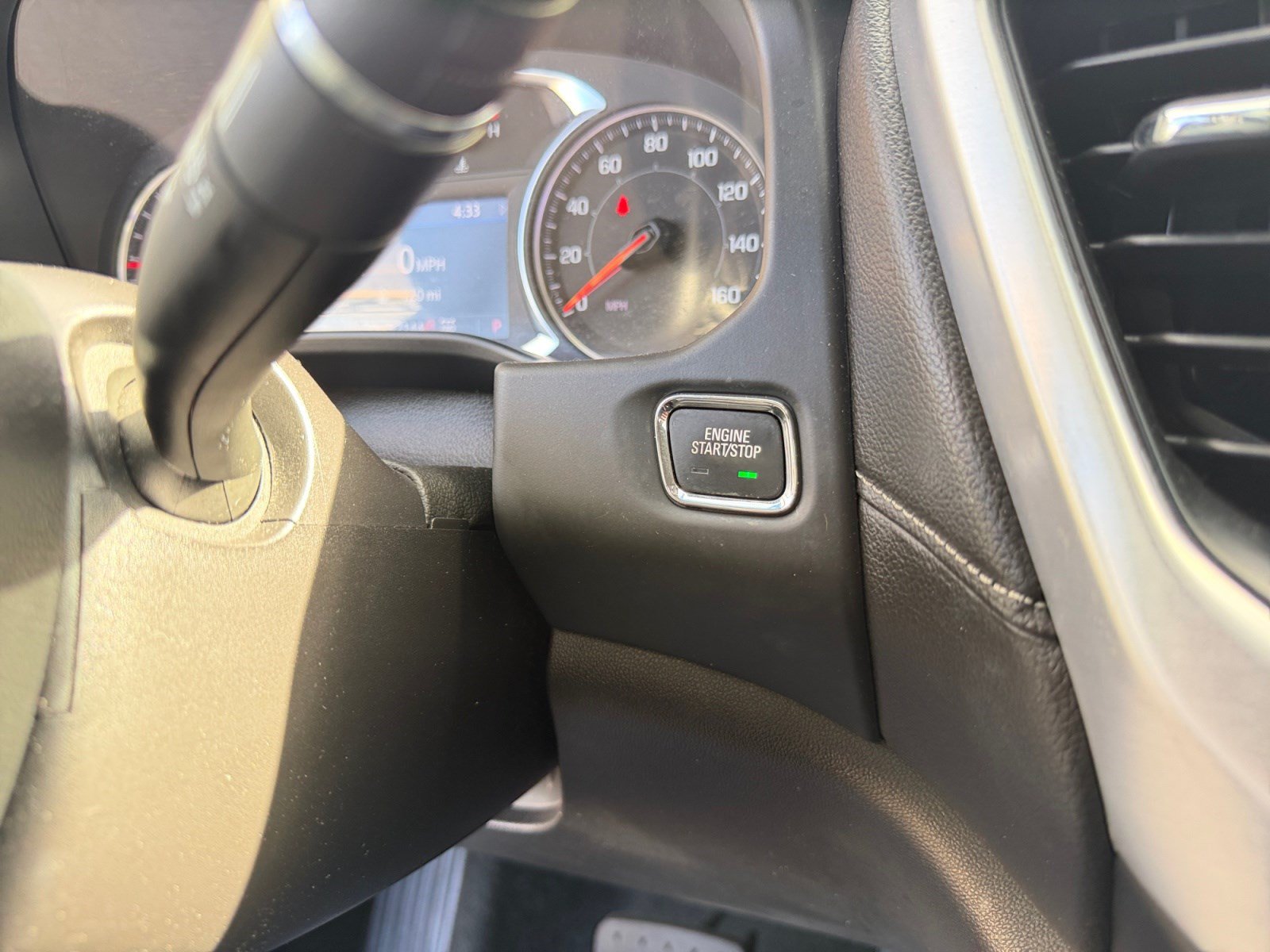 Used 2023 GMC Acadia SLT AWD/4WD image 28