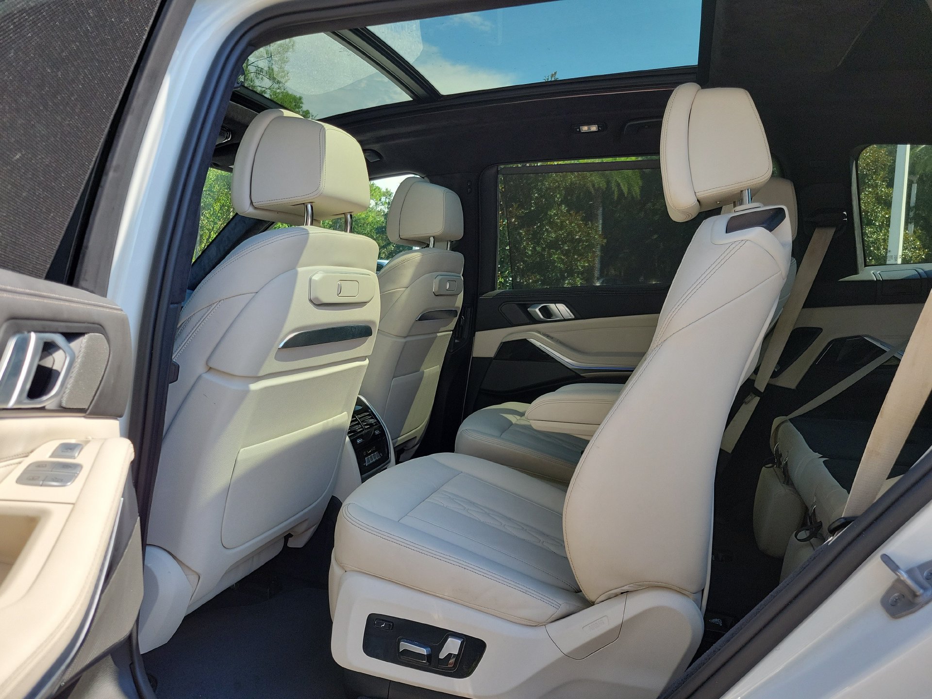 Used 2025 BMW X7 M60i AWD/4WD image 17