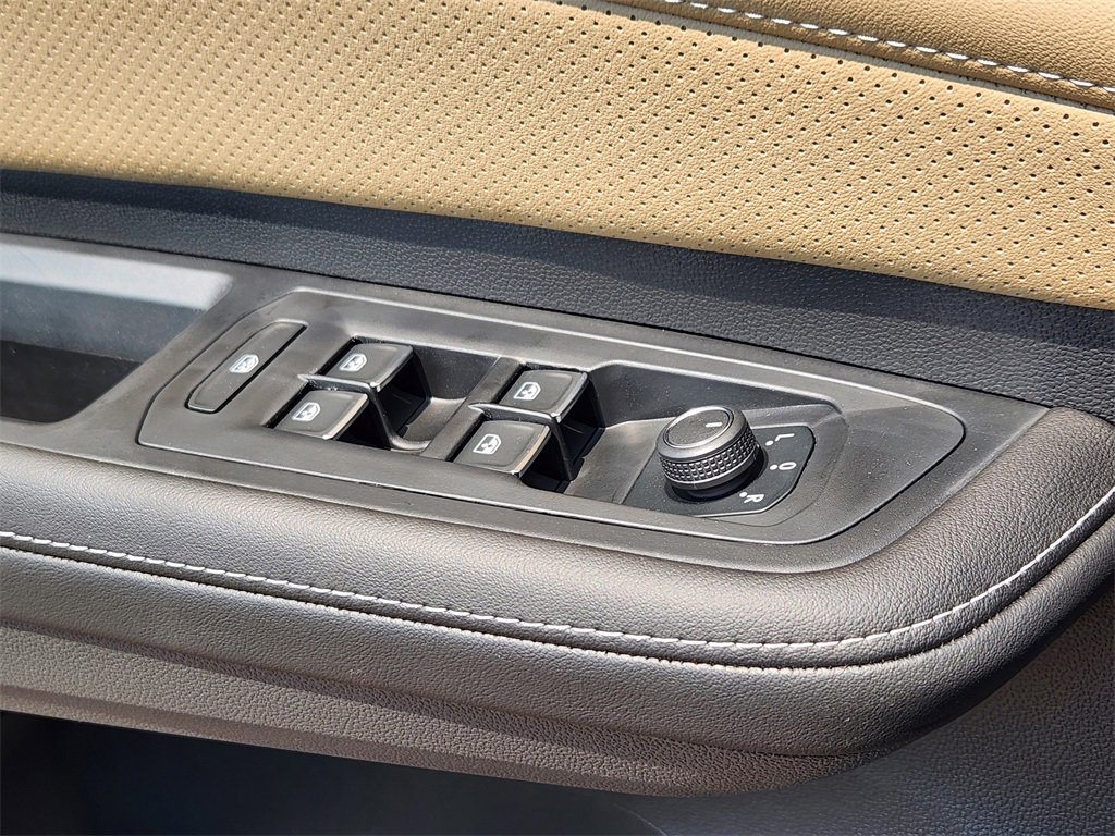 New 2025 Volkswagen Atlas Cross Sport SE image 4