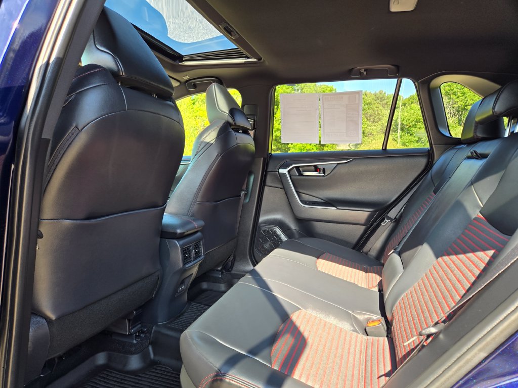 Used 2023 Toyota RAV4 XSE w/ Weather Package AWD/4WD image 15