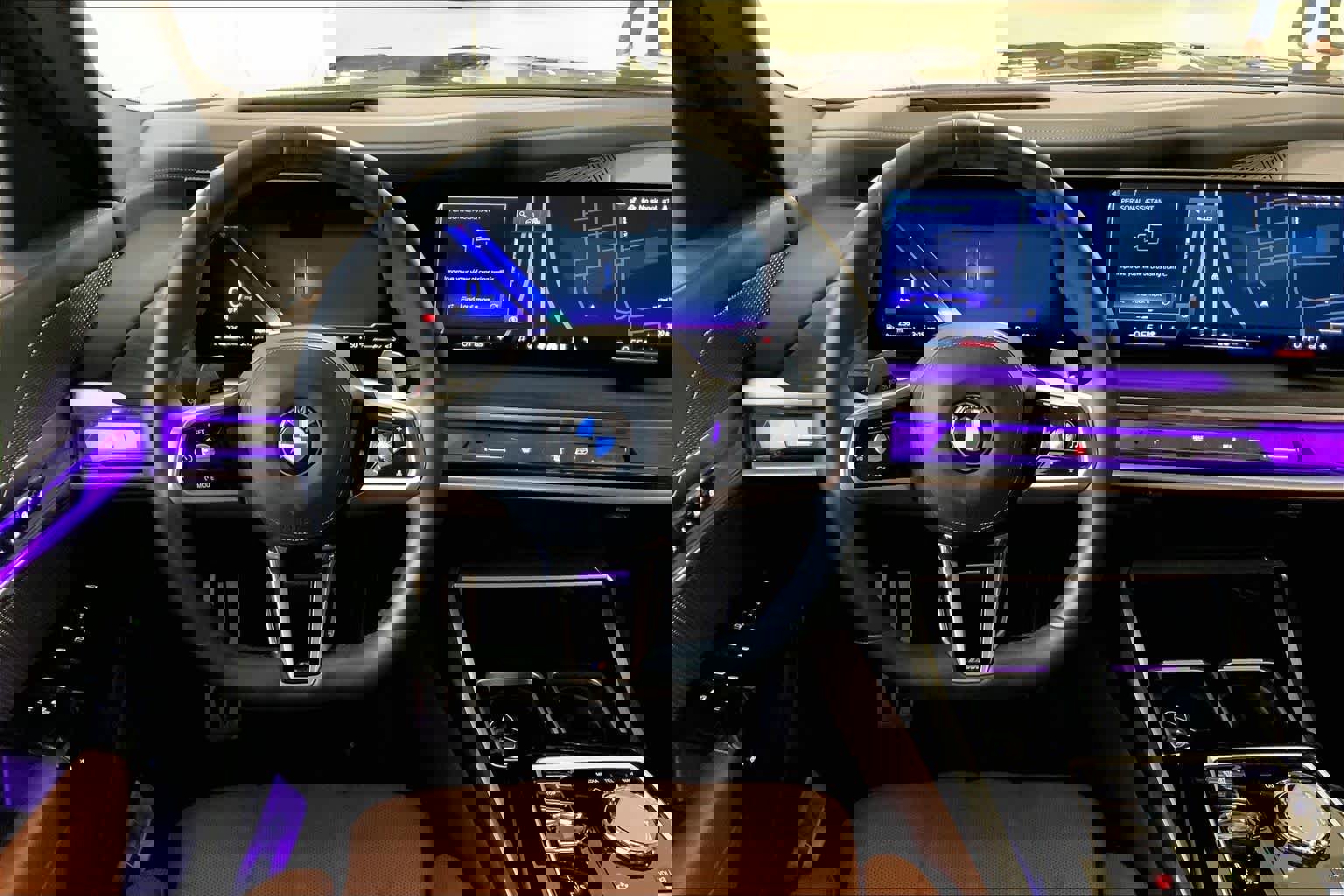 Certified 2023 BMW 760i xDrive image 6