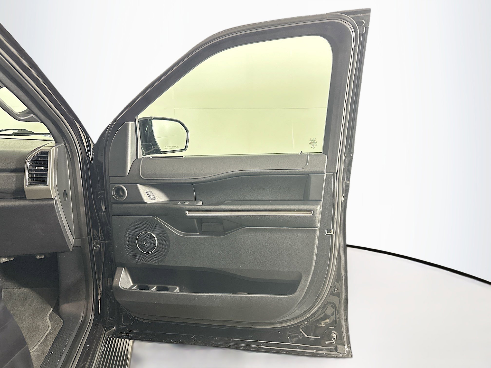 Used 2021 Ford Expedition XLT image 31