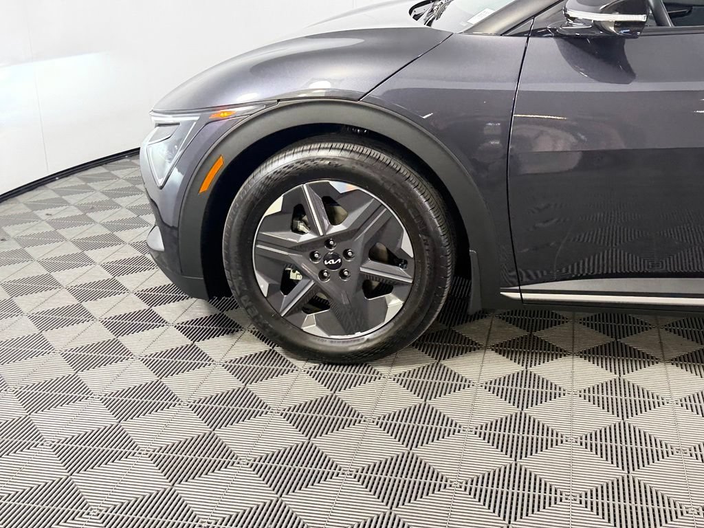 Used 2025 Kia EV6 Light RWD image 12