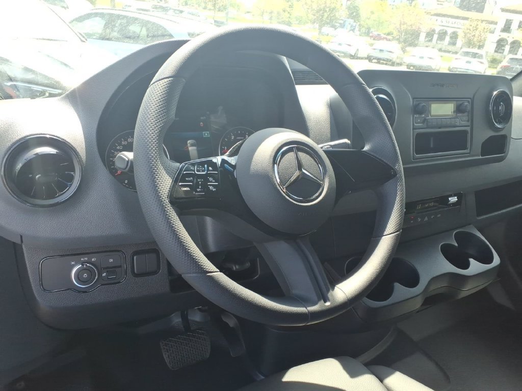 Used 2026 Mercedes-Benz Sprinter 2500 image 16