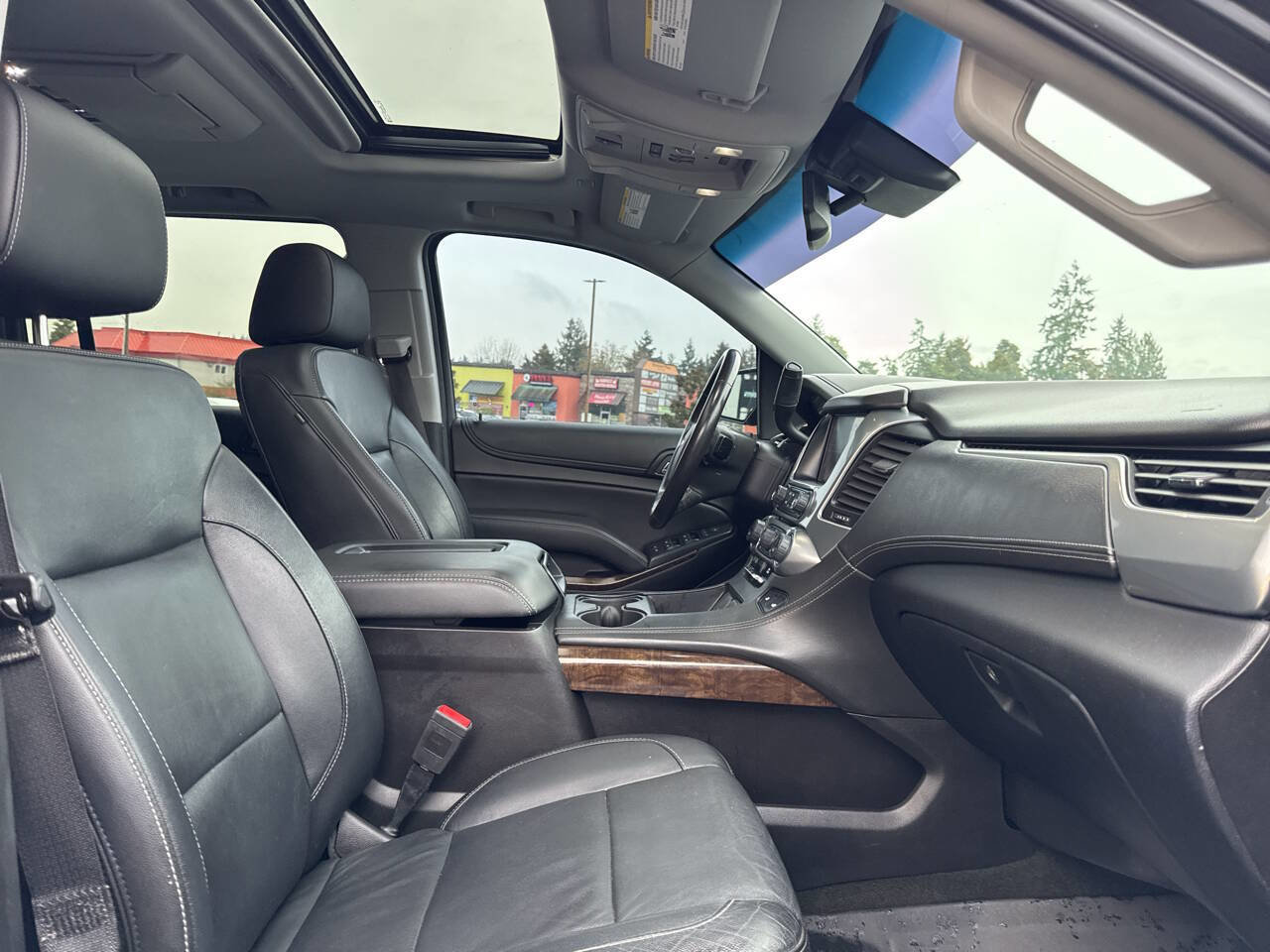 Used 2018 Chevrolet Suburban LT image 14