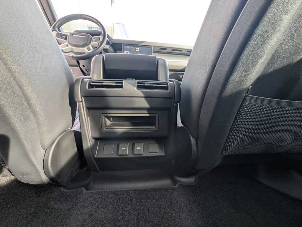 Used 2024 Land Rover Defender 110 S image 38