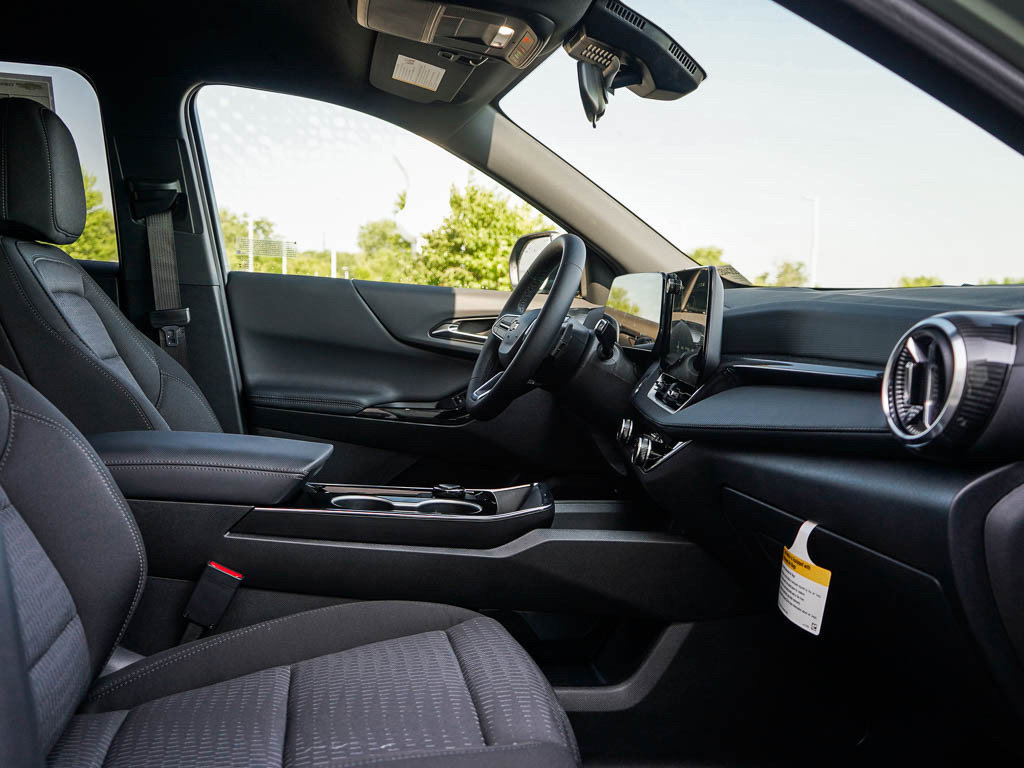 New 2026 Chevrolet Equinox LT w/ LPO, Floor Liner Package image 10