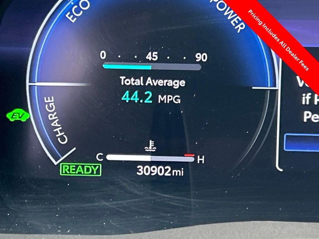 Used 2025 Toyota Camry XSE FWD image 11