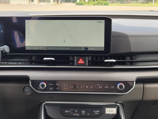 New 2026 Kia Carnival EX FWD image 16