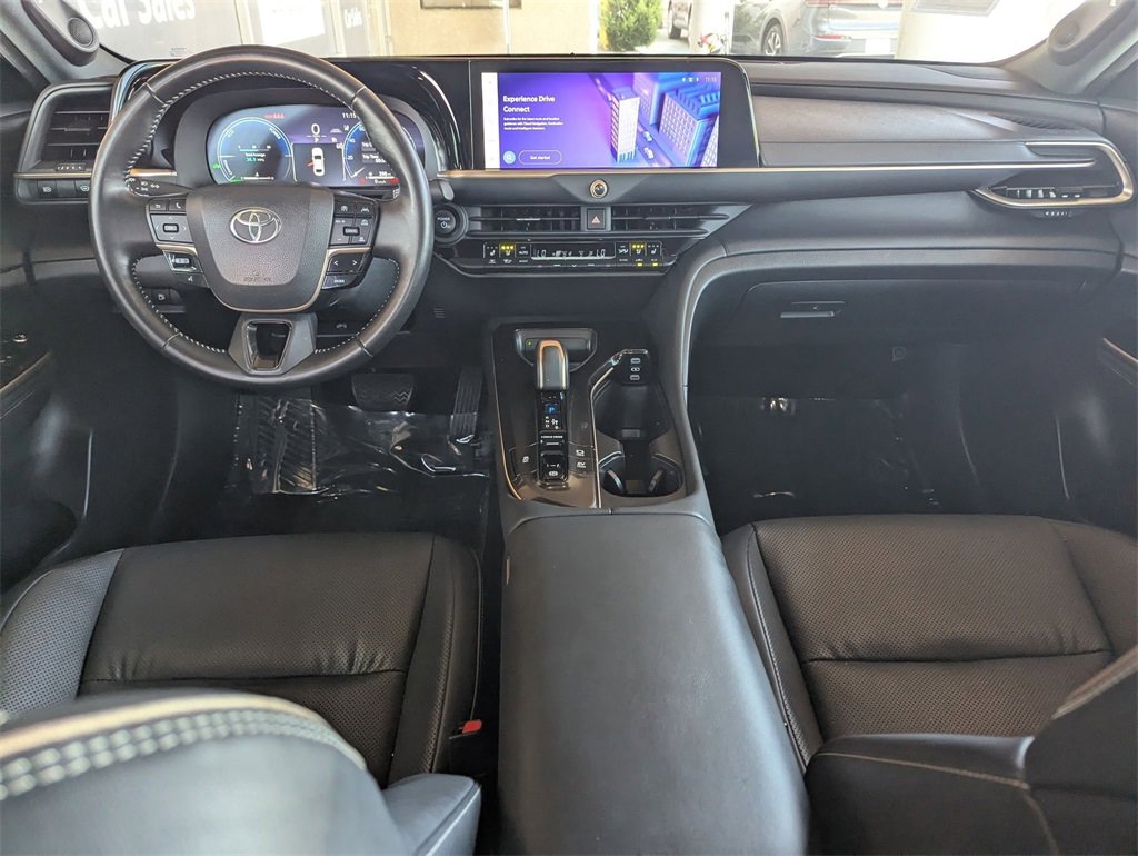 Used 2024 Toyota Crown Limited image 24