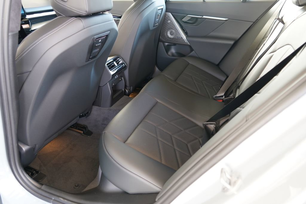 New 2026 BMW i5 eDrive40 w/ Executive Package image 19