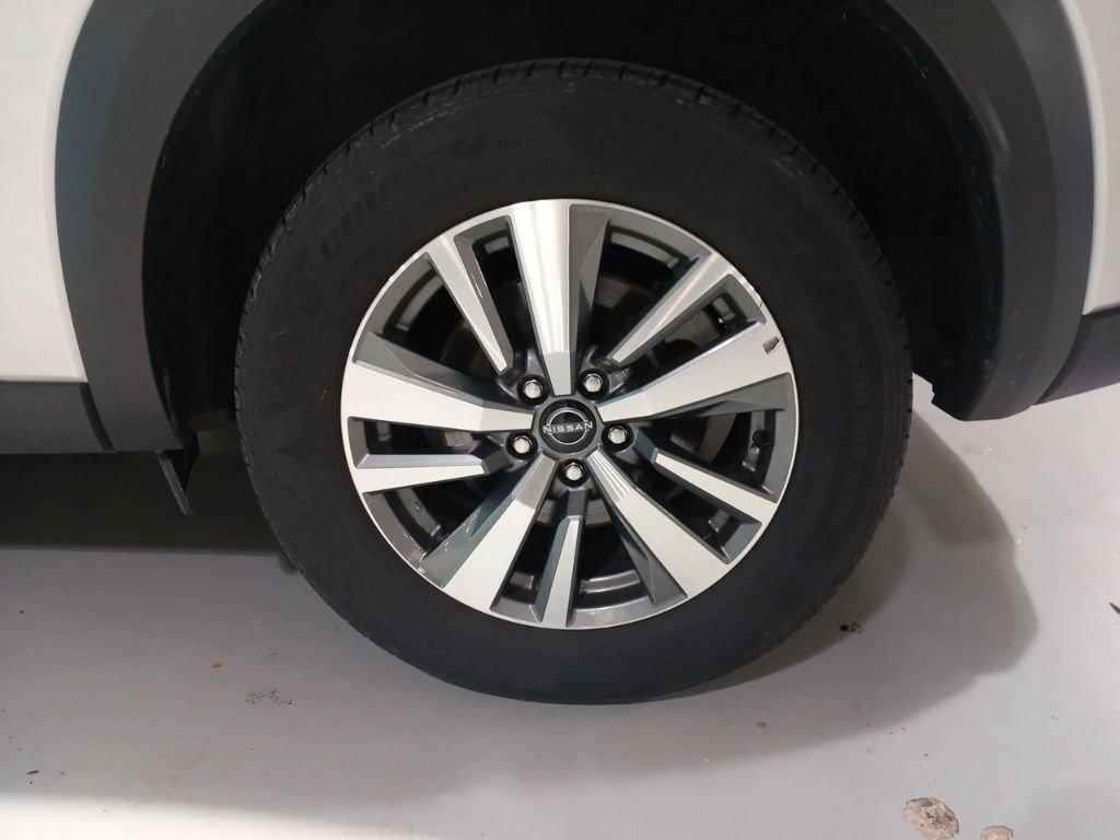 Used 2025 Nissan Pathfinder SL AWD/4WD image 26
