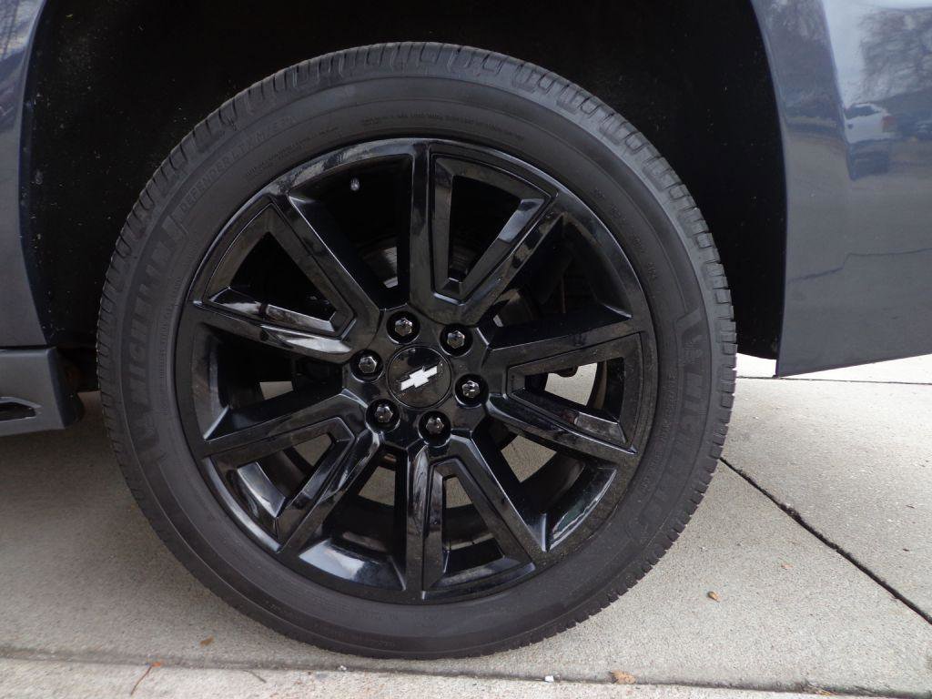 Used 2015 Chevrolet Suburban LTZ image 11