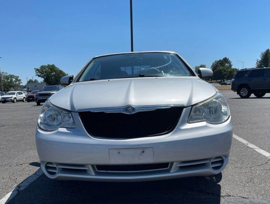 Used 2010 Chrysler Sebring Touring image 18