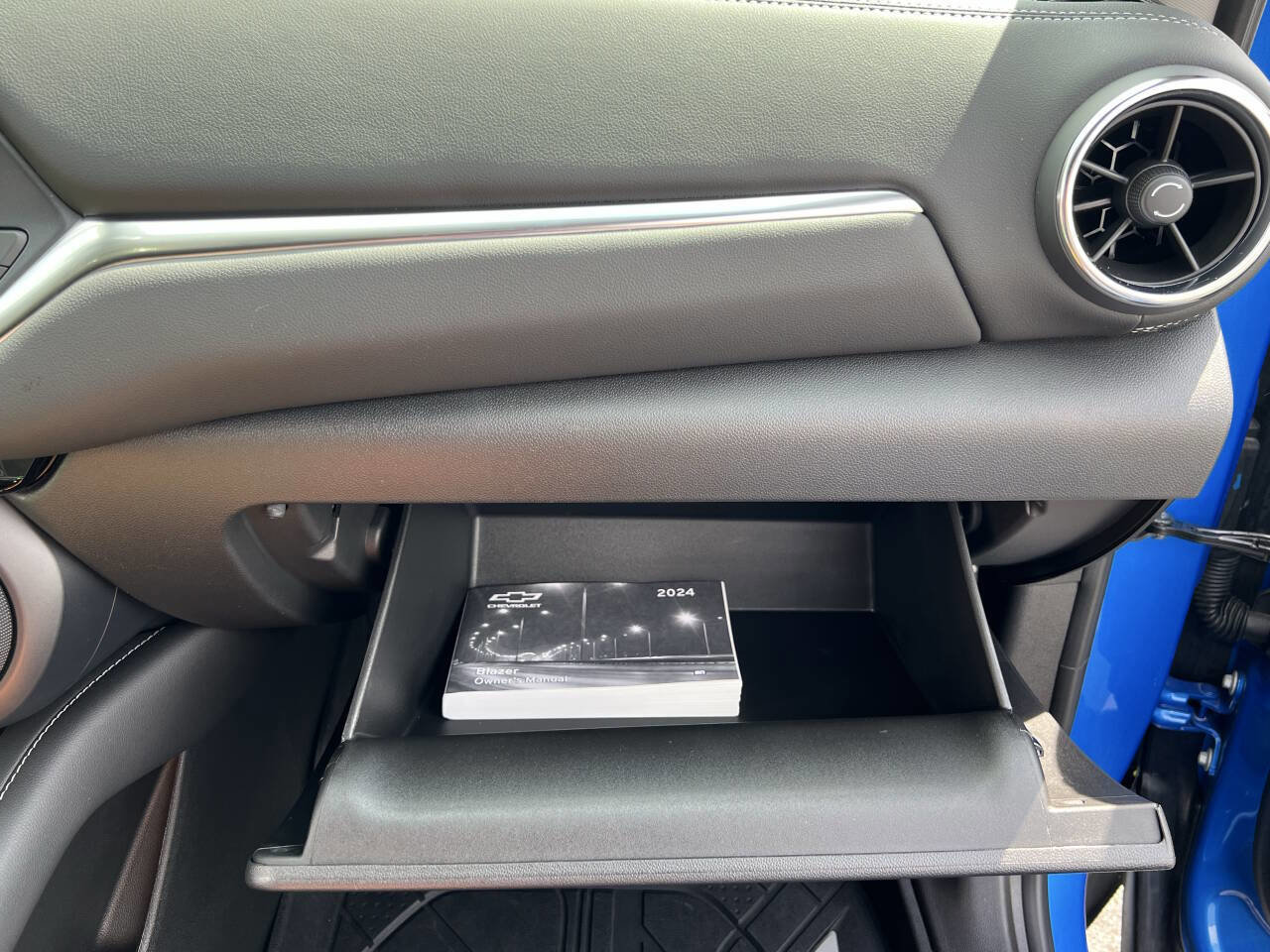 Used 2024 Chevrolet Blazer LT w/ Convenience Package image 34