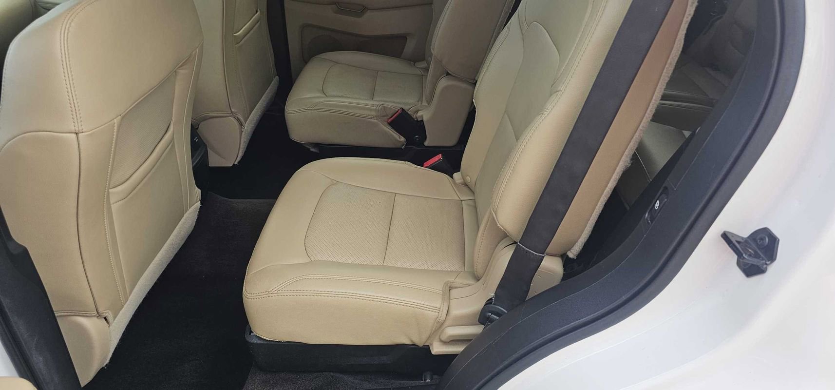 Used 2016 Ford Explorer Limited w/ Equipment Group 301A FWD image 15