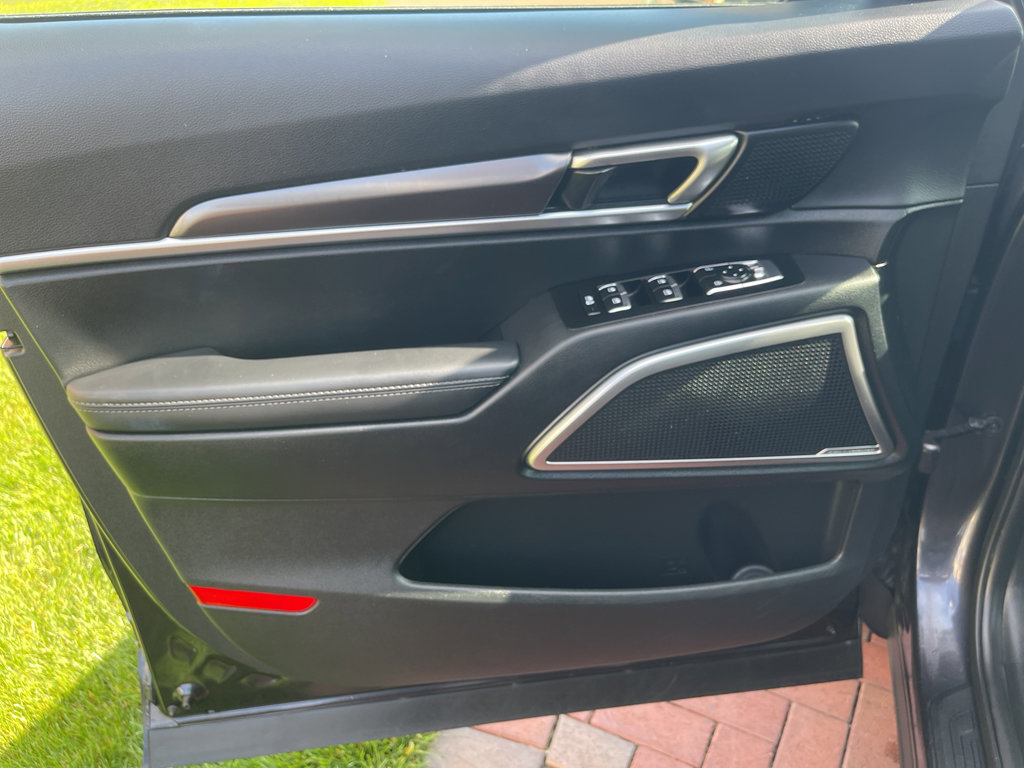 Used 2025 Kia Telluride S image 18