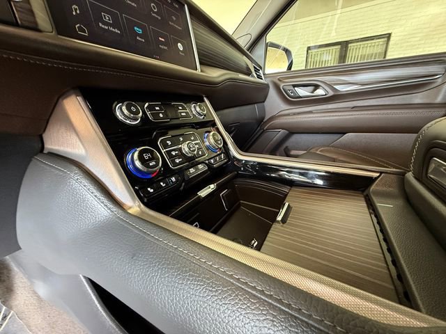 Used 2024 GMC Yukon XL Denali w/ Advanced Technology Package AWD/4WD image 22