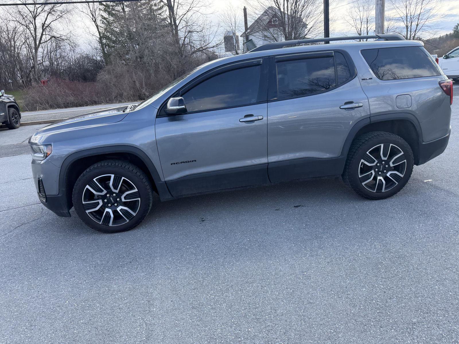 Used 2021 GMC Acadia SLE w/ Driver Convenience Package image 3