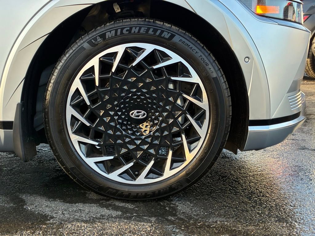 Used 2024 Hyundai Ioniq 5 Limited image 32