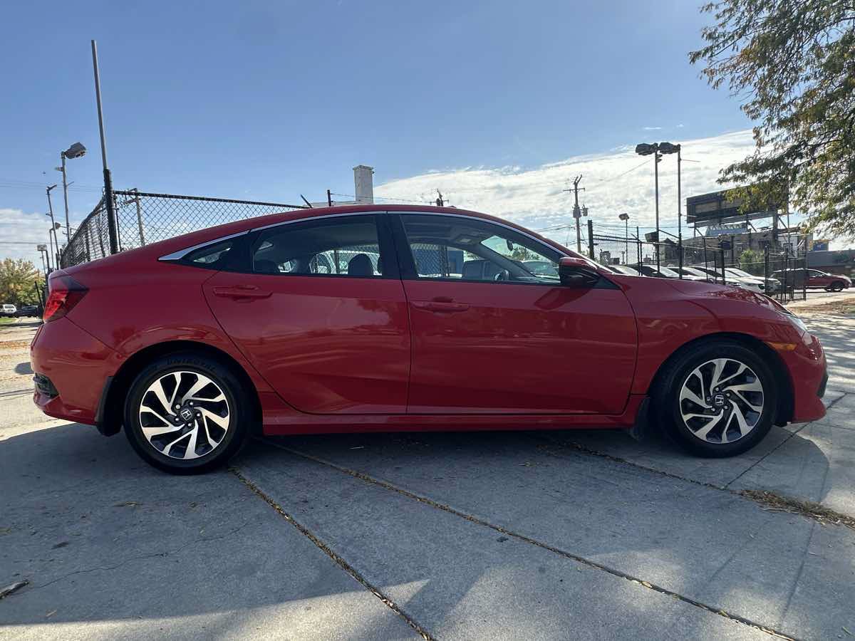 Used 2018 Honda Civic EX image 4