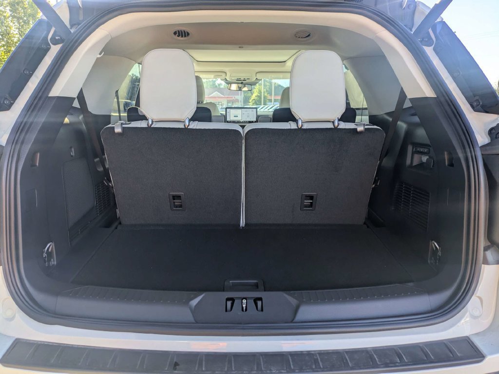 New 2026 Ford Explorer Platinum w/ LUX Leather Package AWD/4WD image 10