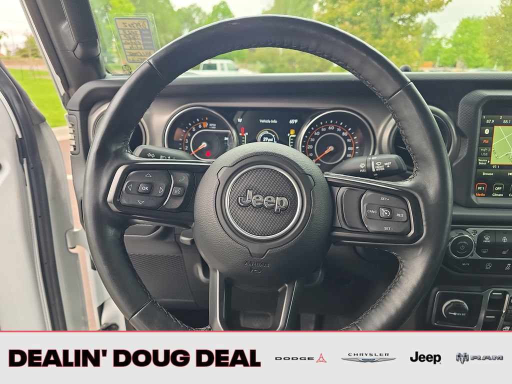 Used 2022 Jeep Gladiator Overland AWD/4WD image 15